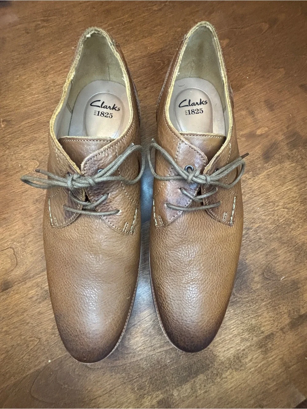 Clarks Tan/Brown Leather Derby Oxfords